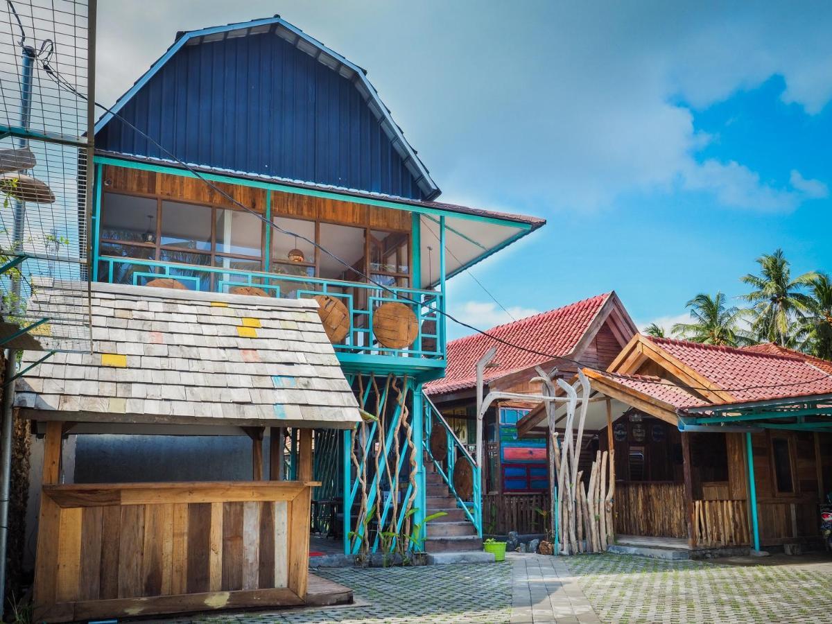 Отель Beruga Mandalika Kuta  Экстерьер фото